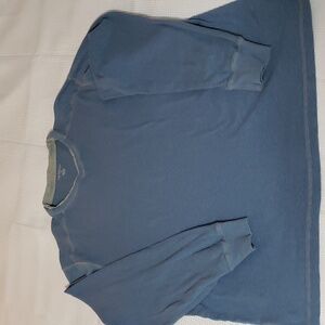 Roundtree & Yorke. Blue & Gray; V-Neckline; Heavyweight Top.  Size XL.  GUC